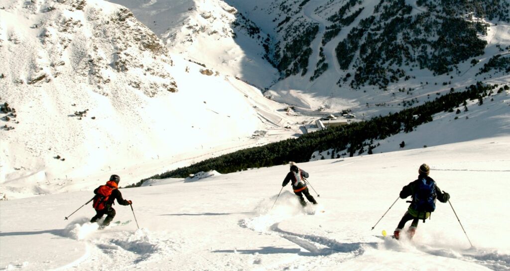 Lloguer de material d'esquís, snowboard i material de muntanya hivernal
