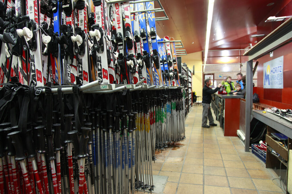 Lloguer de material d'esquís, snowboard i material de muntanya hivernal